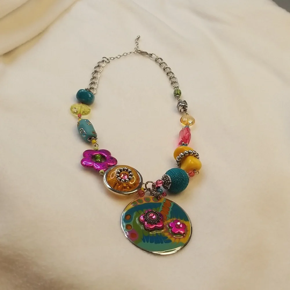 Bohemian Chunky Beaded Floral Pendant Necklace - Picture 2 of 9